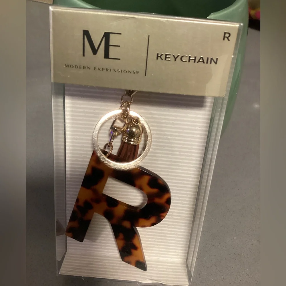 NWT Modern Expressions
Monogram Keychain, R - Picture 2 of 2